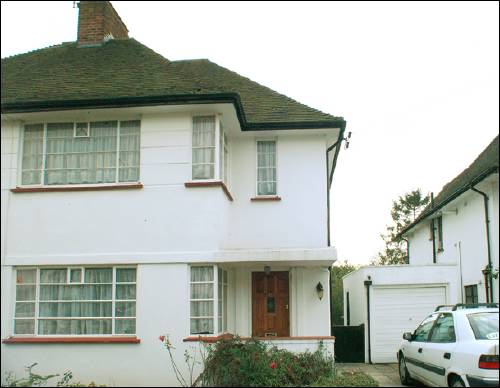 13 Howard Walk